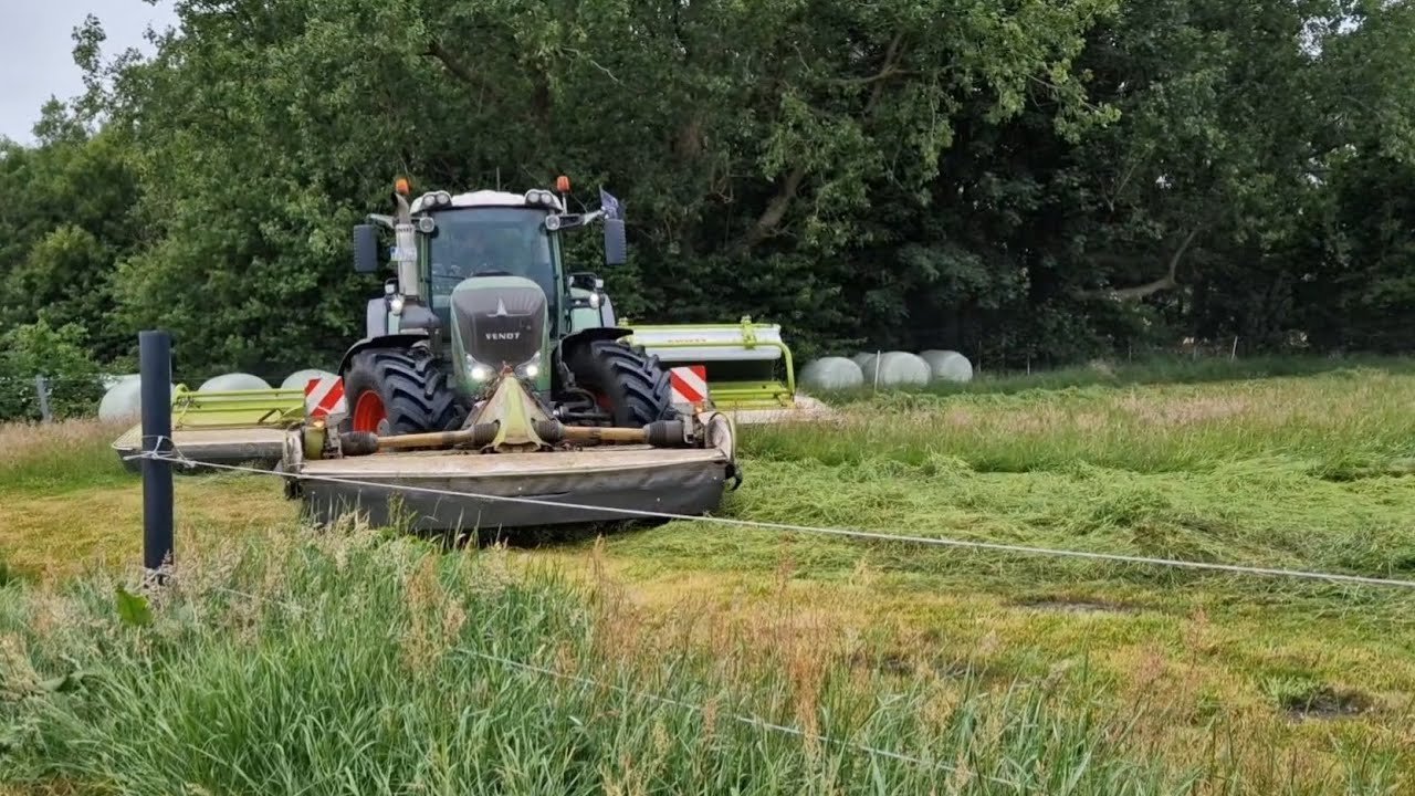 Gras Mähen mit Fendt 936 und Claas Disco Schmetterling
