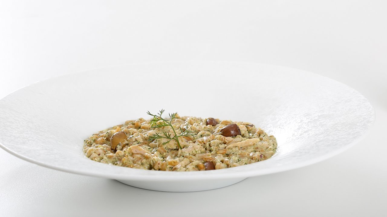 Farro perlato con tonno, olive taggiasche, pistacchi e filetti di alici | Chef Deg | Saporie