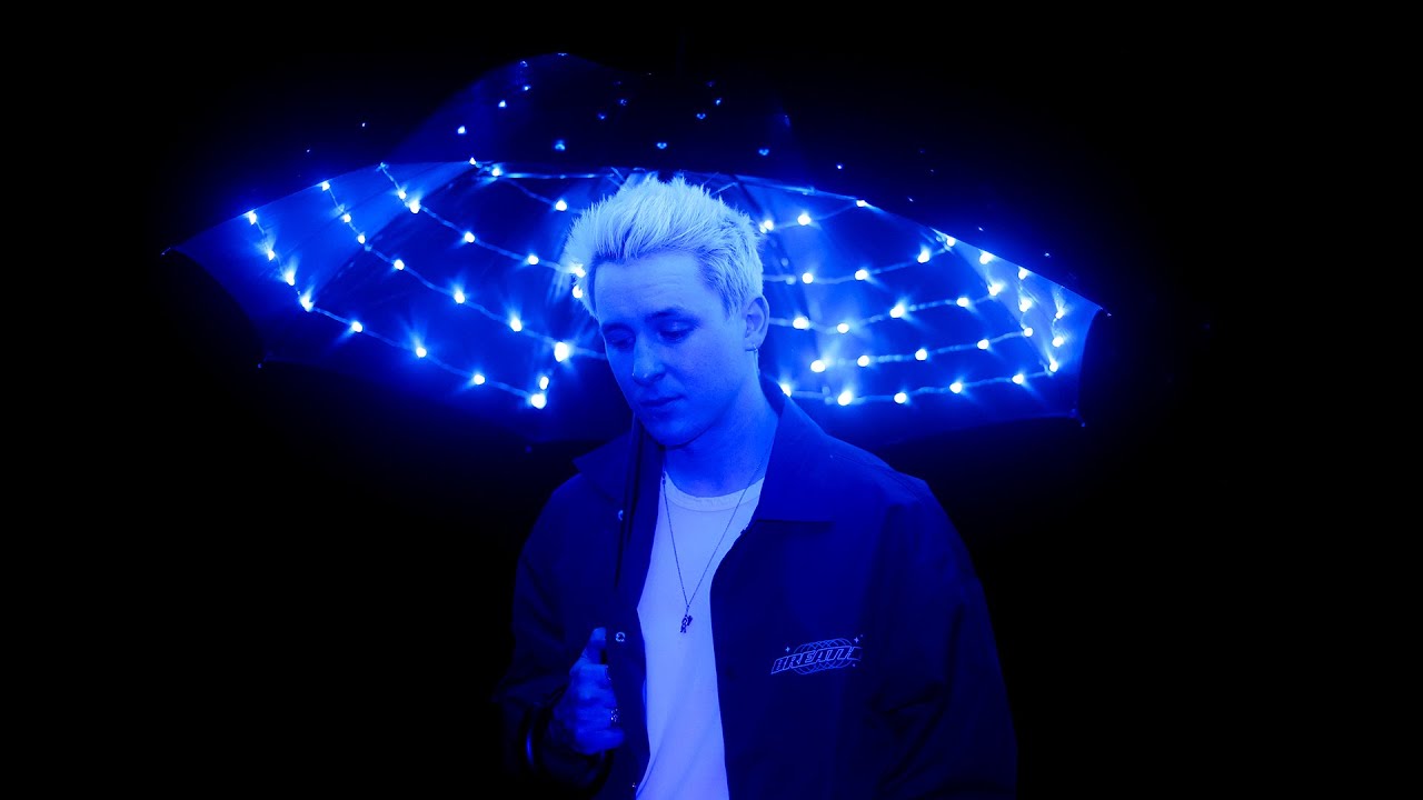 vaultboy - you're my moon (Official Visualizer)