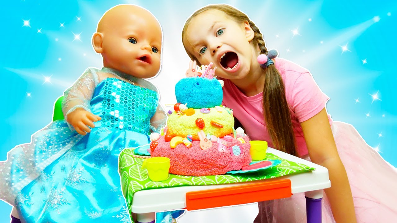 Baby Annabell doll has guests! Maya and Mom pretend to play cooking Play-Doh food for dolls.