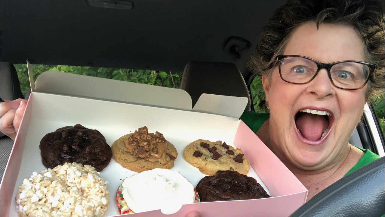 CRUMBL COOKIES REVIEW! -Brownie, Reese&rsquo;s, Double Chocolate Chip (New!), Rice Krispies&reg;️, Milkshake