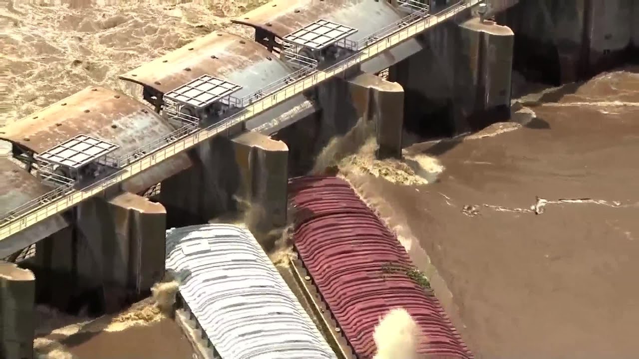 Barges Smash into Lock and Dam in Webbers Falls