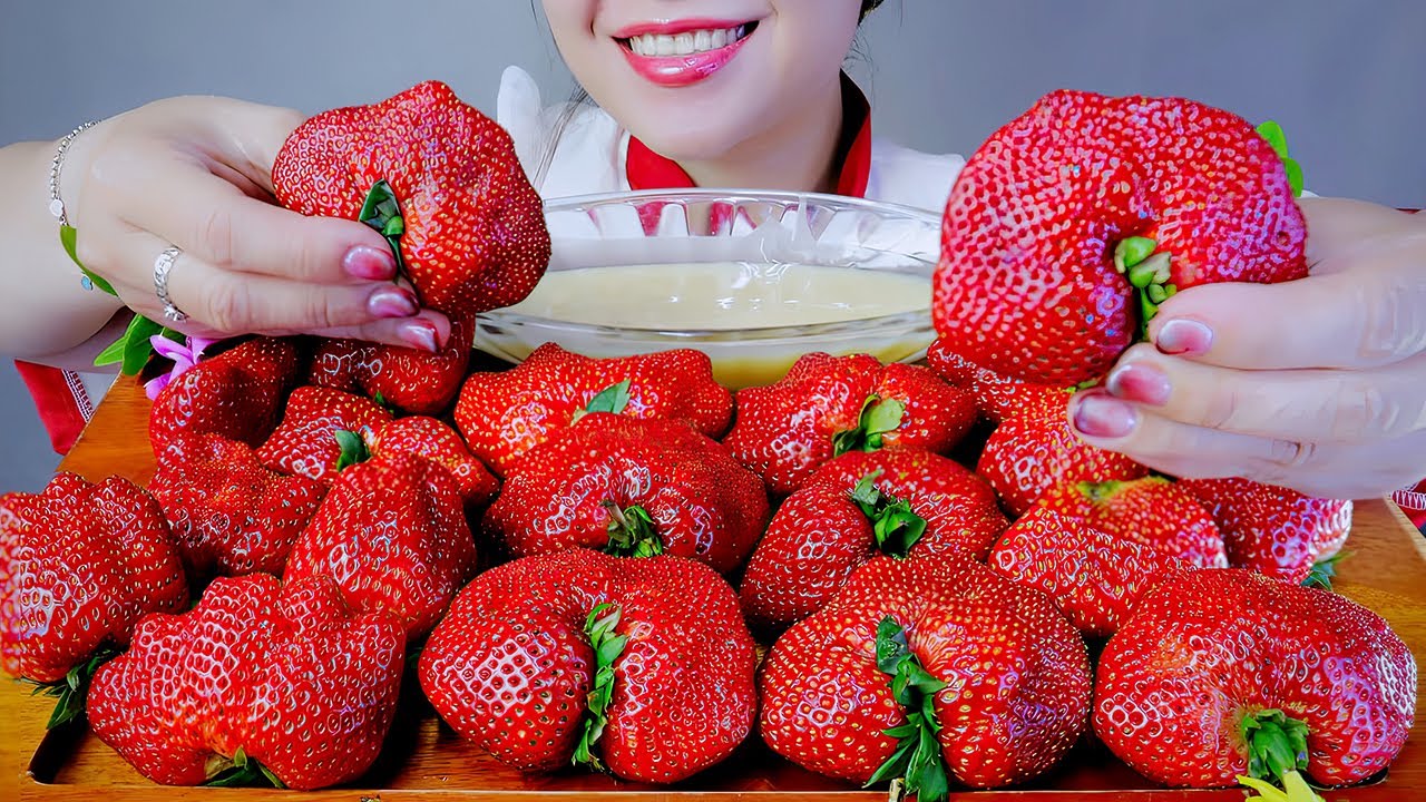 ASMR DÂU MỘC CHÂU VIP - VIP MỘC CHÂU STRAWBERRIES EATING SOUNDS | LINH-ASMR