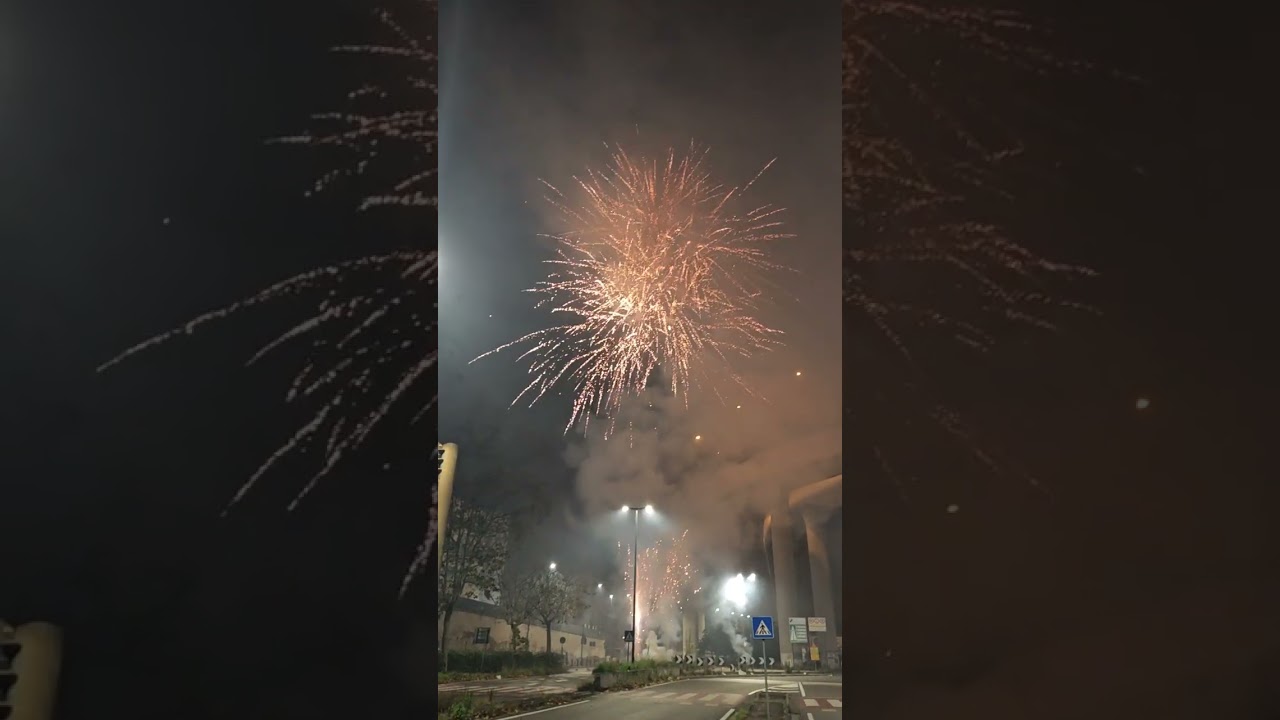 Capodanno Napoli 2025 #vuurwerk #napoli #fireworks #pyro #theoftler