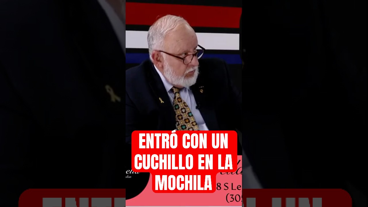 ENTRO CON UN CUCHILLO EN LA MOCHILA
