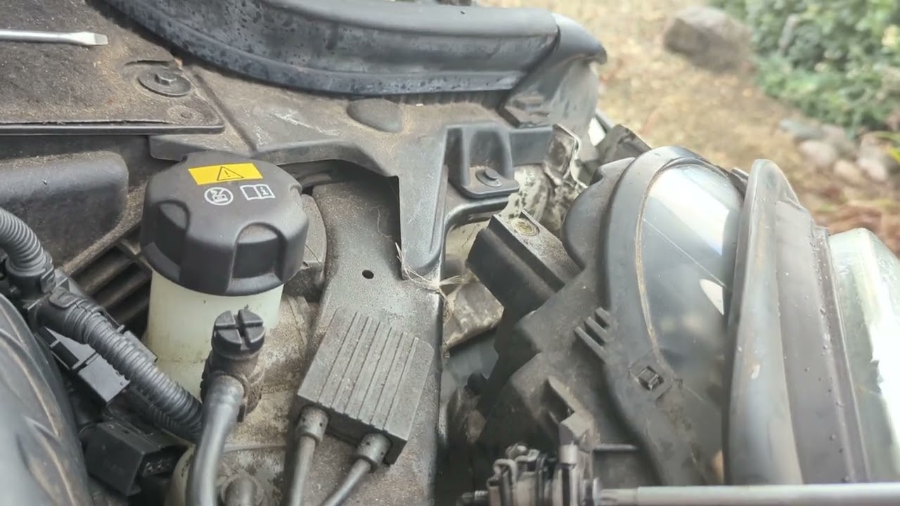 Mini headlight removal. No bolt damage, no cutting, no spinning etc. F56 F55 F57