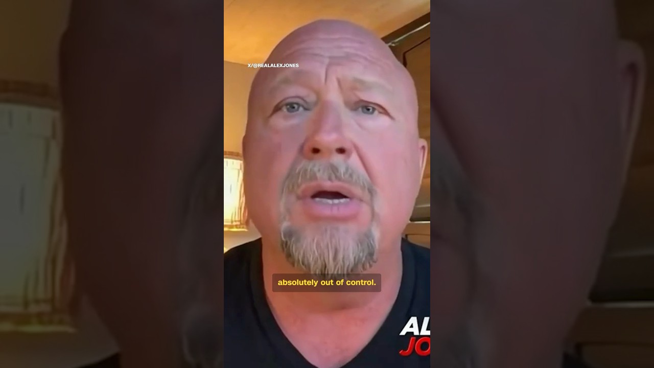 Alex Jones calls for Trump&rsquo;s impeachment on live show