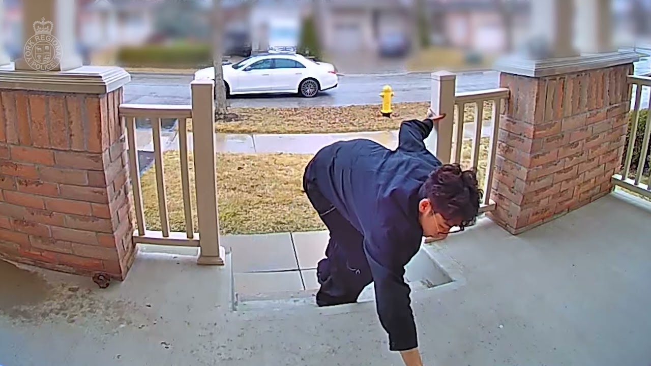 MALE FOR IDENTIFICATION IN MARKHAM FRAUD INVESTIGATION