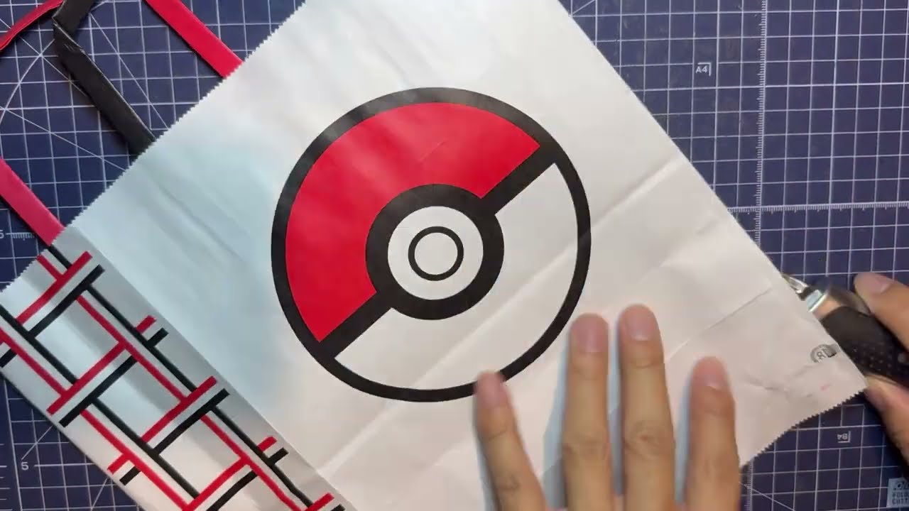 ポケモンとユーハイムの紙袋が捨てられなかったから切り抜いて作ってみました？！