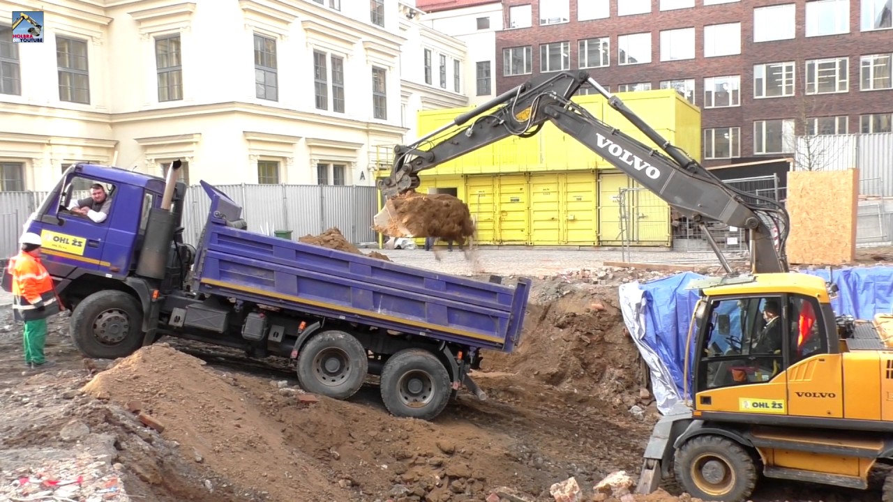 Tatra Terrno 6x6 on dump with trucks