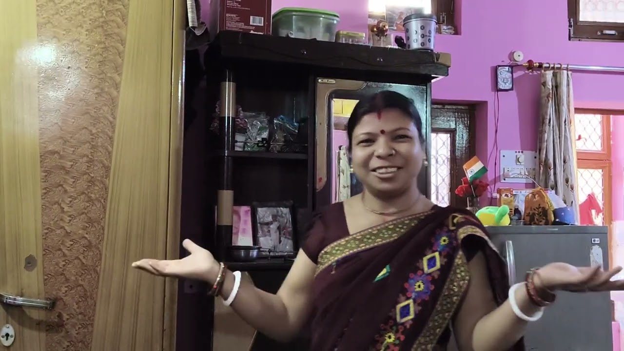 আজকে আমি আপনাদের আমার ছোট ঘরটা ঘুড়িয়ে দেখলাম 