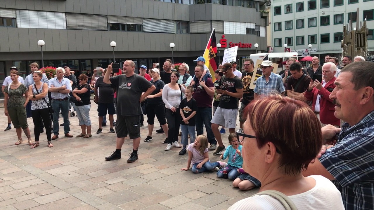 Demo gegen geplante Moschee in Sulzbach