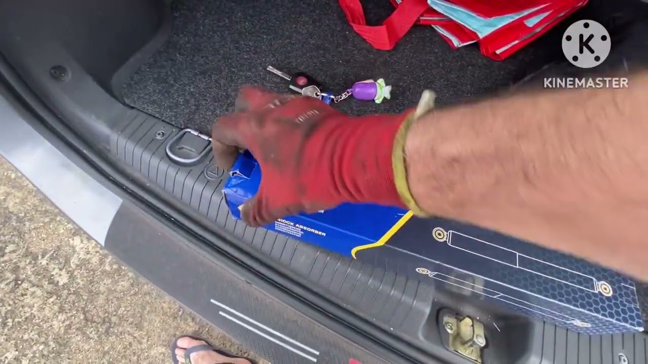 Troca do amortecedor traseiro Meriva 1.4 2007 gasolina