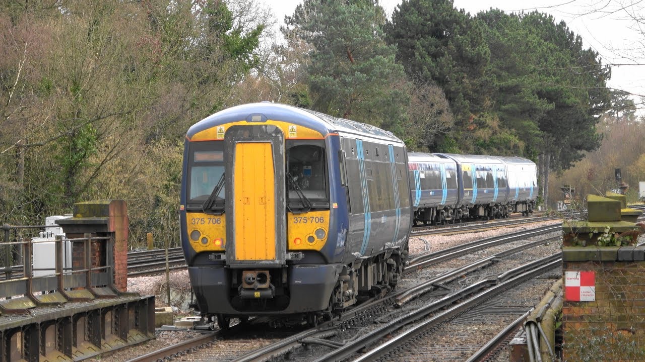 (4K) Diverted Southeastern Mainline Services at Chislehurst with use of the Chatham Loops. 10.02.19