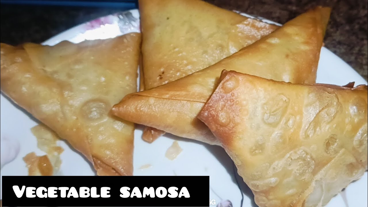 Vegetable samosa easy to make delicious in taste #samosarecipe #hajiali #vegetablesamosa #trending 