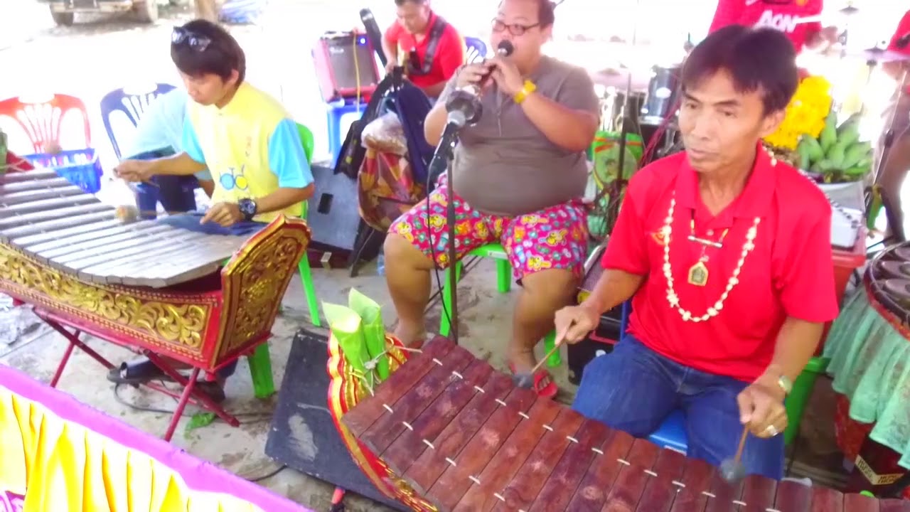 แห่งานประเพณียกครูไหว้ครู