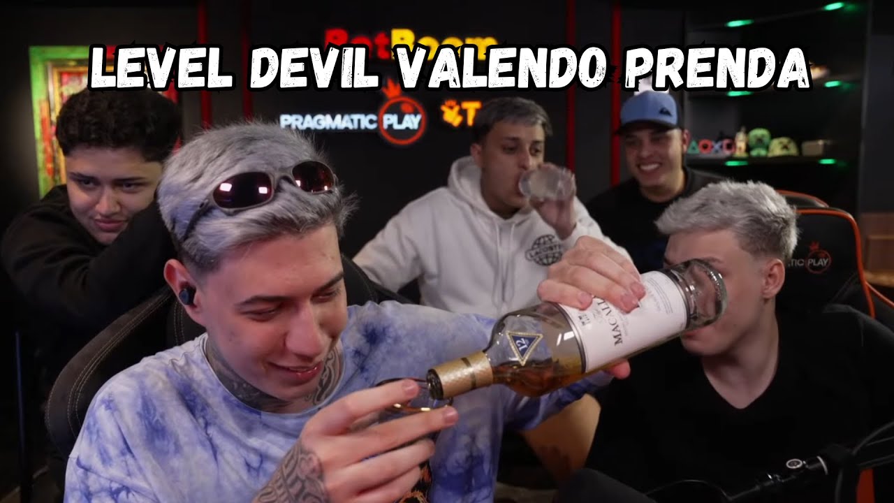 YURI JOGANDO LEVEL DEVIL VALENDO PRENDA