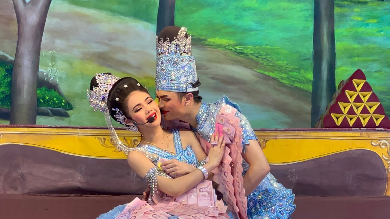 แบงค์💙ปอย ✨กุหลาบเวียงพิงค์-ทุ่งลุยลาย✨ #คู่น้าหลาน  ชุดสีฟ้าเกี้ยวหว้านหวาน