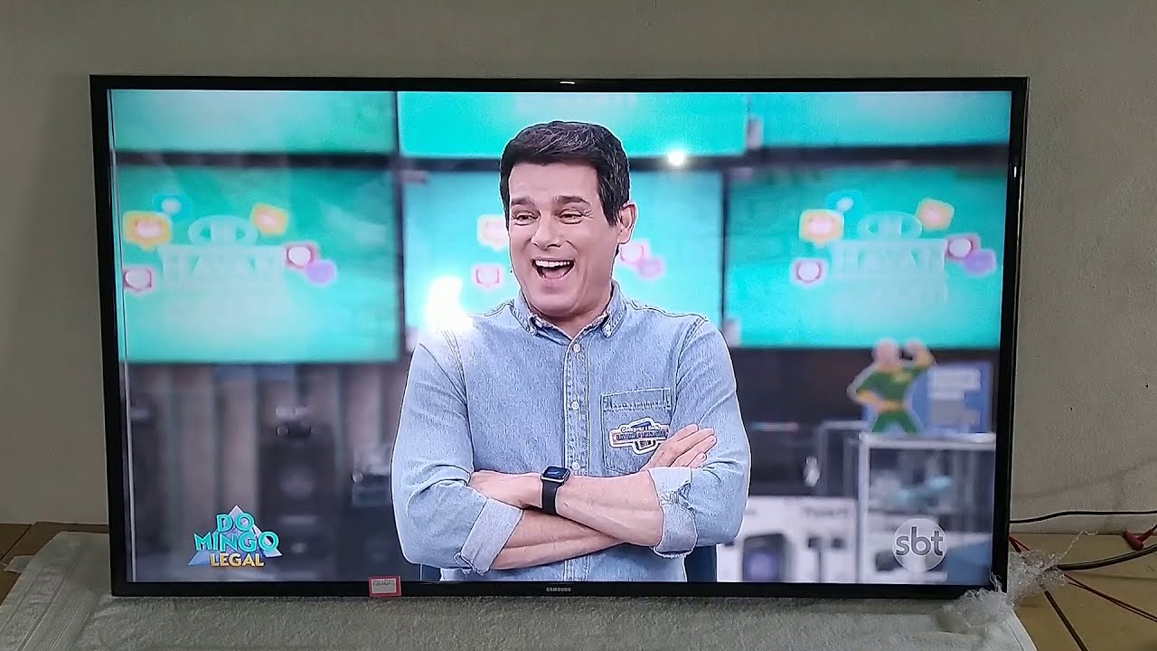 TV Samsung UN49J5200Ag não liga após pico de energia.
