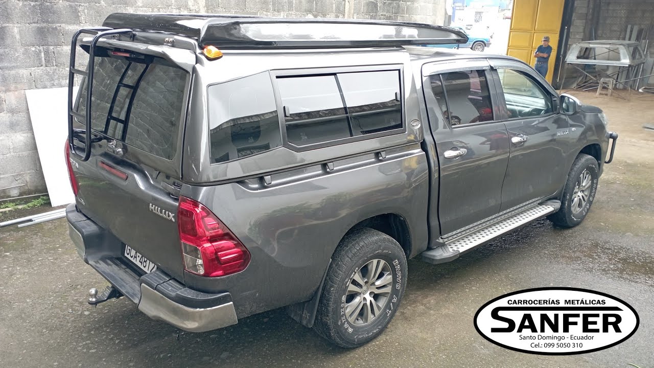 Caseta Metálica de lujo en camioneta Toyota Hilux - Carrocerías Metálicas Sanfer | Canopy | Cúpula