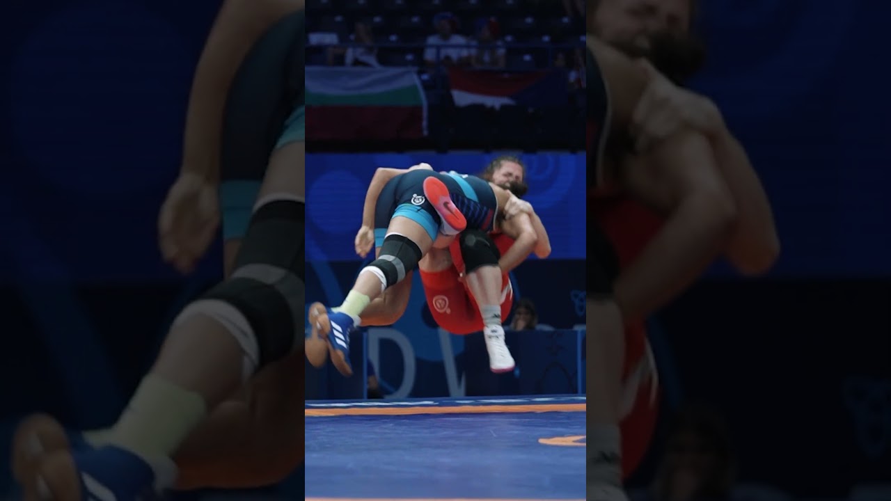 Кумба ЛАРРОК  в своем первом бою в весовой категории 68 кг.