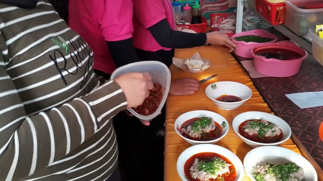 Bakso ikan malingping Mamah Bais samping Polda Banten Kp beberan banjar agung Kota Serang