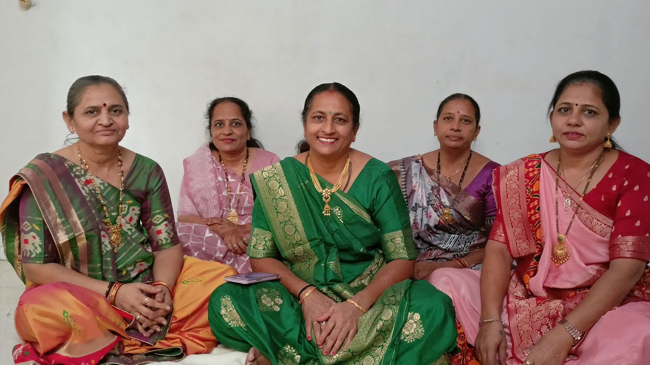 મારે ઘરે તાંબા પિત્તળ ના બેડા ગાગર લુમે જુમે રે (લગન ગીત નીચે લખેલું છે) Lagna song | Gujarati song
