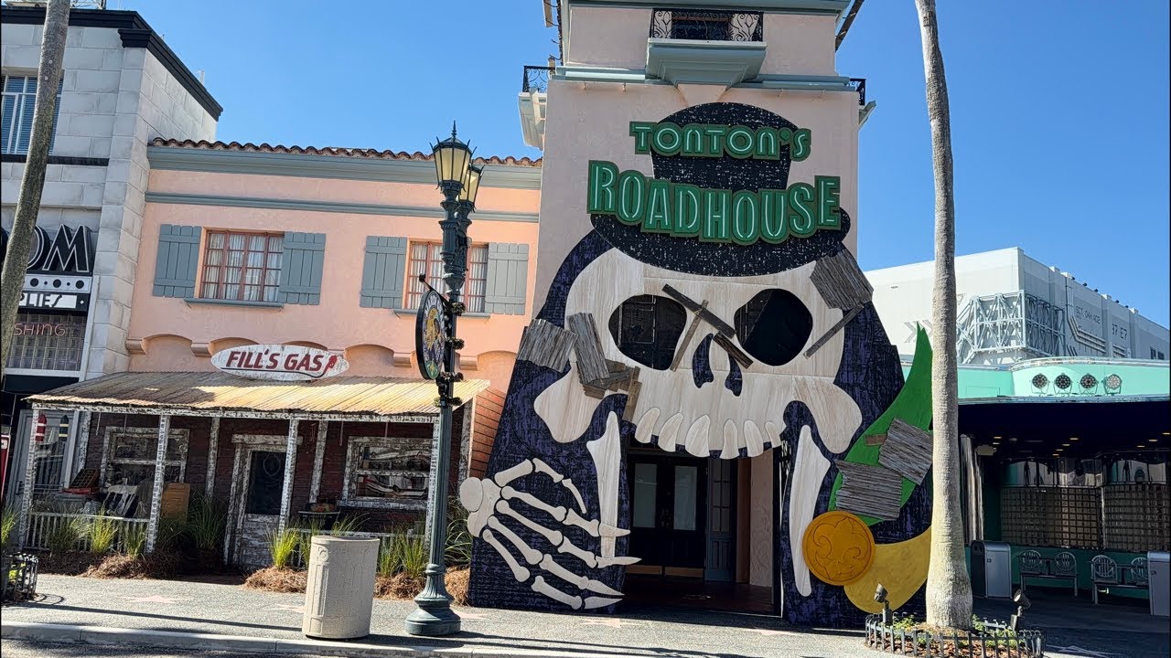 🔴 LIVE from Universal Studios Orlando for Mardi Gras Tribute Store
