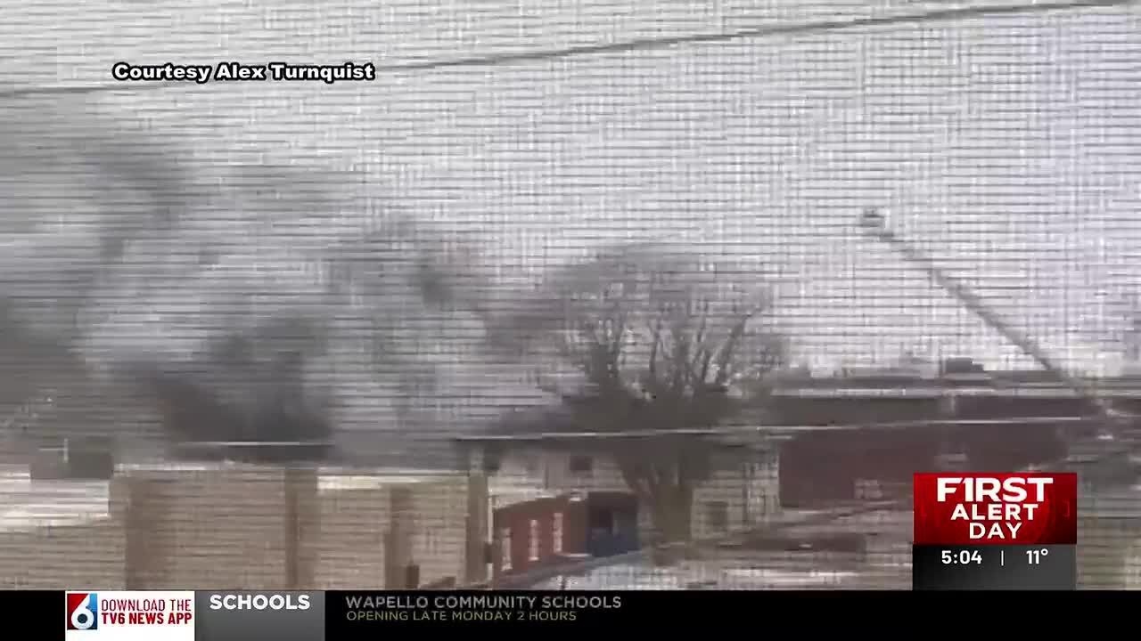 Crews battle Fulton apartment complex fire