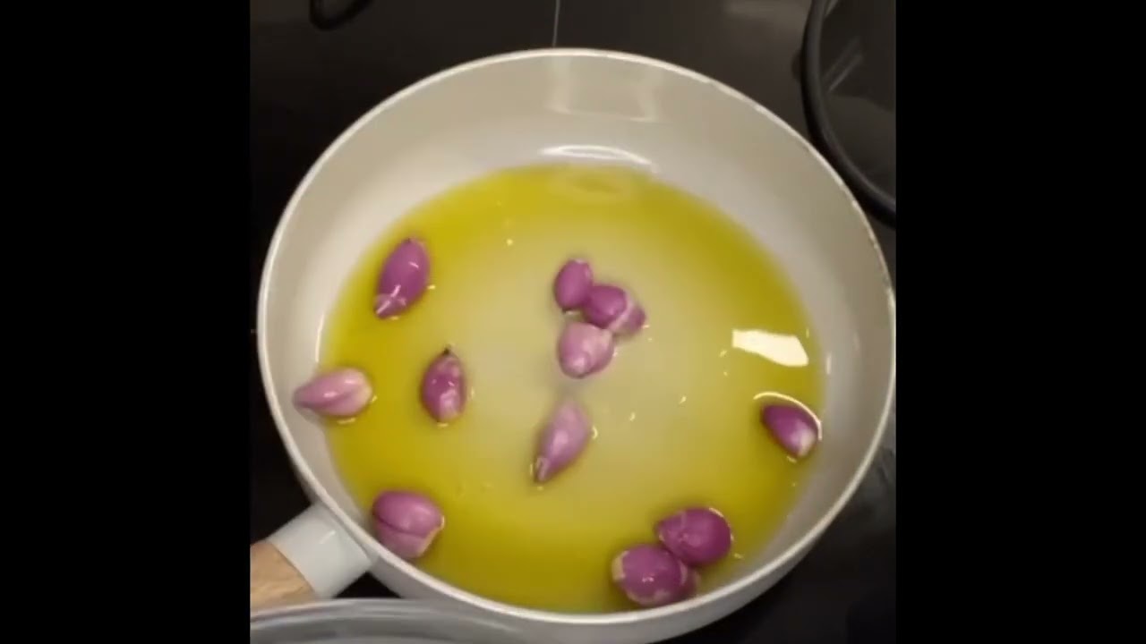 يخني البصل بالحمر ( التمرالهندي) tamarind onion stew
