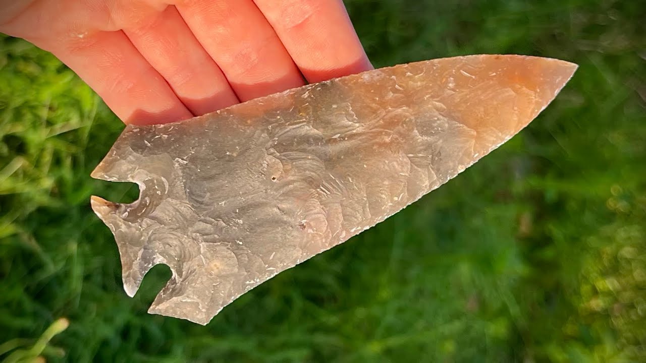 Flint-Knapping an Arrowhead from RAW COASTAL CHERT:  Making a Clay Point!