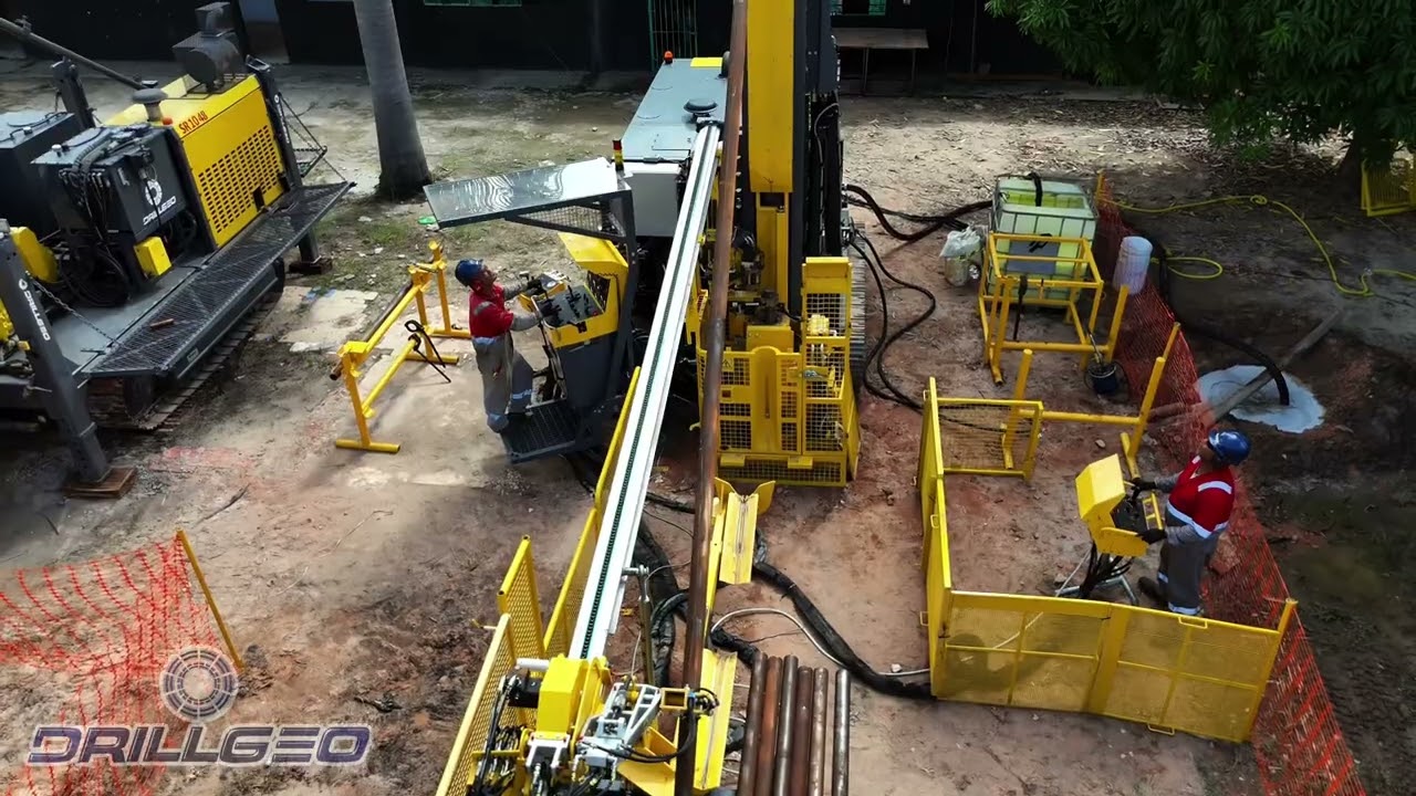 Sondagem Manipulador de Hastes da DrillGeo e Sonda Christencen C140C. RHS (Rod Handler System).