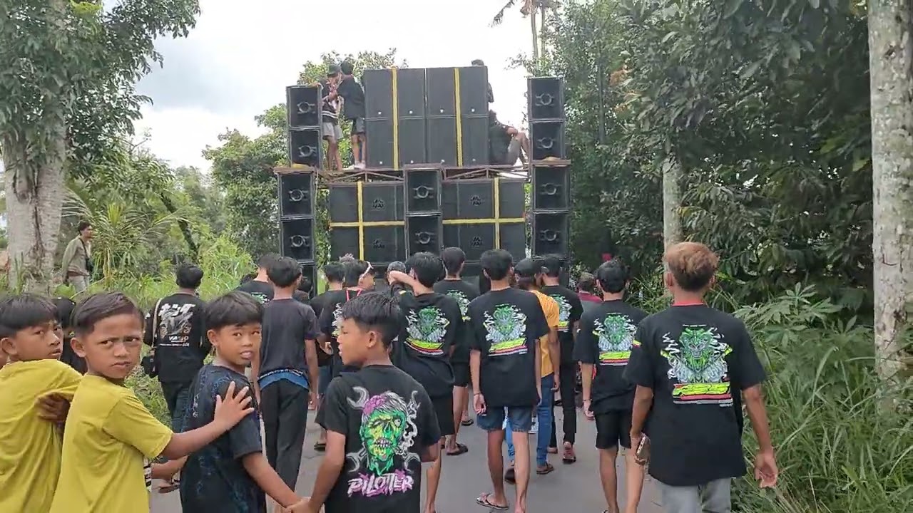 Karnaval desa angsanah