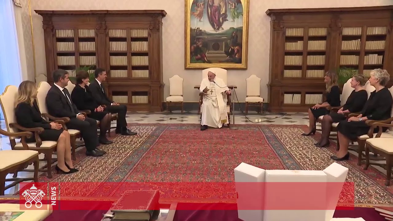 Papa Francisco recuerda a Sánchez la misión del político