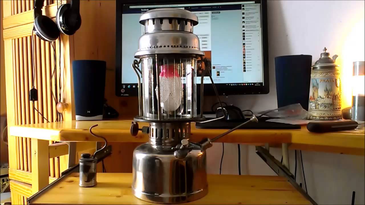 Petróleum gáz lámpa beüzemelése.Pressure gas lantern installation.