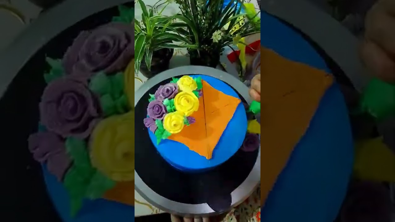 Blue cake with lots of flower... simple but cute..🏵️🌸🌹🌿