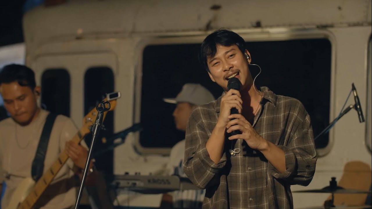 “កែវចុងក្រោយ” Live Performance at @autumn_eatery By The Weakend