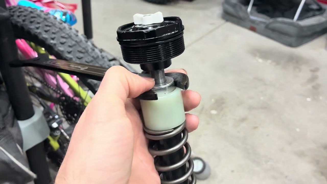 2025 KTM 390 Adventure R - WP PRO 6500 Cartridge installation!