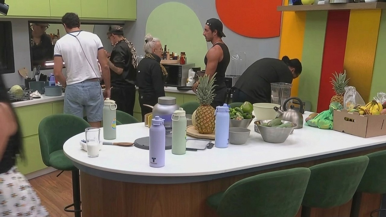 LAURA ZAPATA EXPLOTA CONTRA JULIA, ORIANA, KUNNO, FABIO Y LAURA G! LA CASA DE LOS FAMOSOS 6 EN VIVO