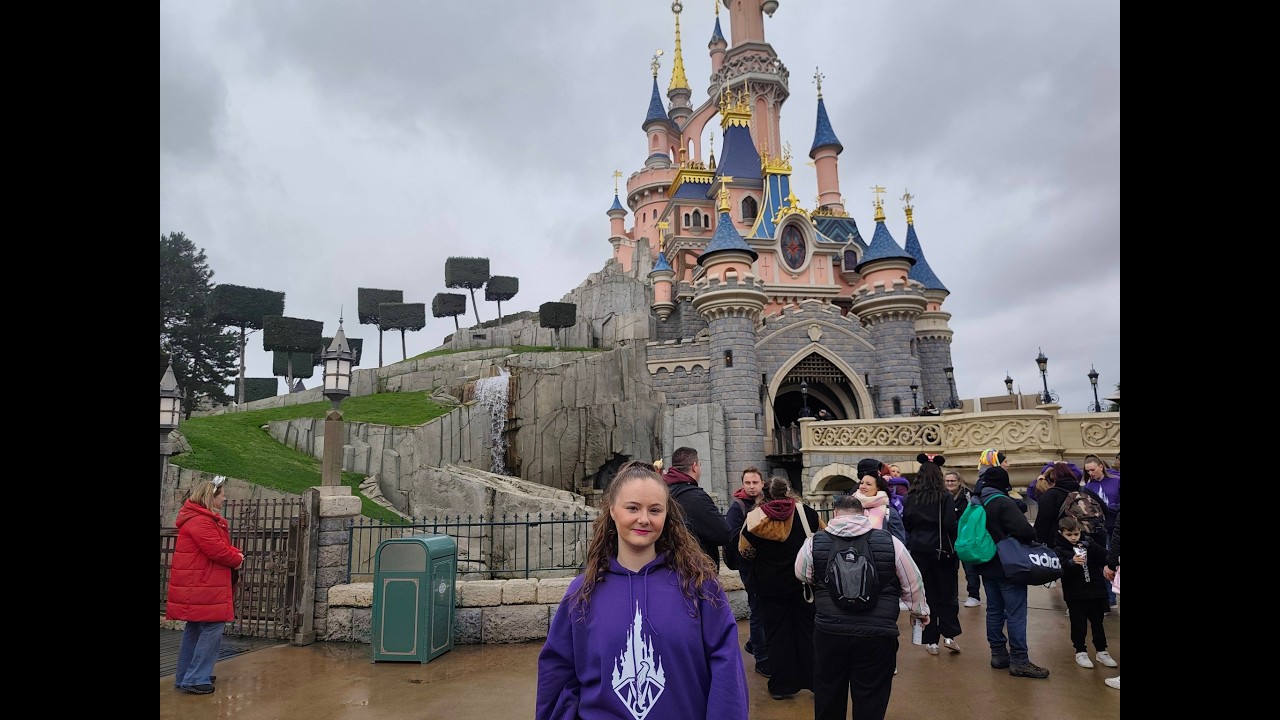 Edlyne Pellichero danse à Disneyland Paris !!!