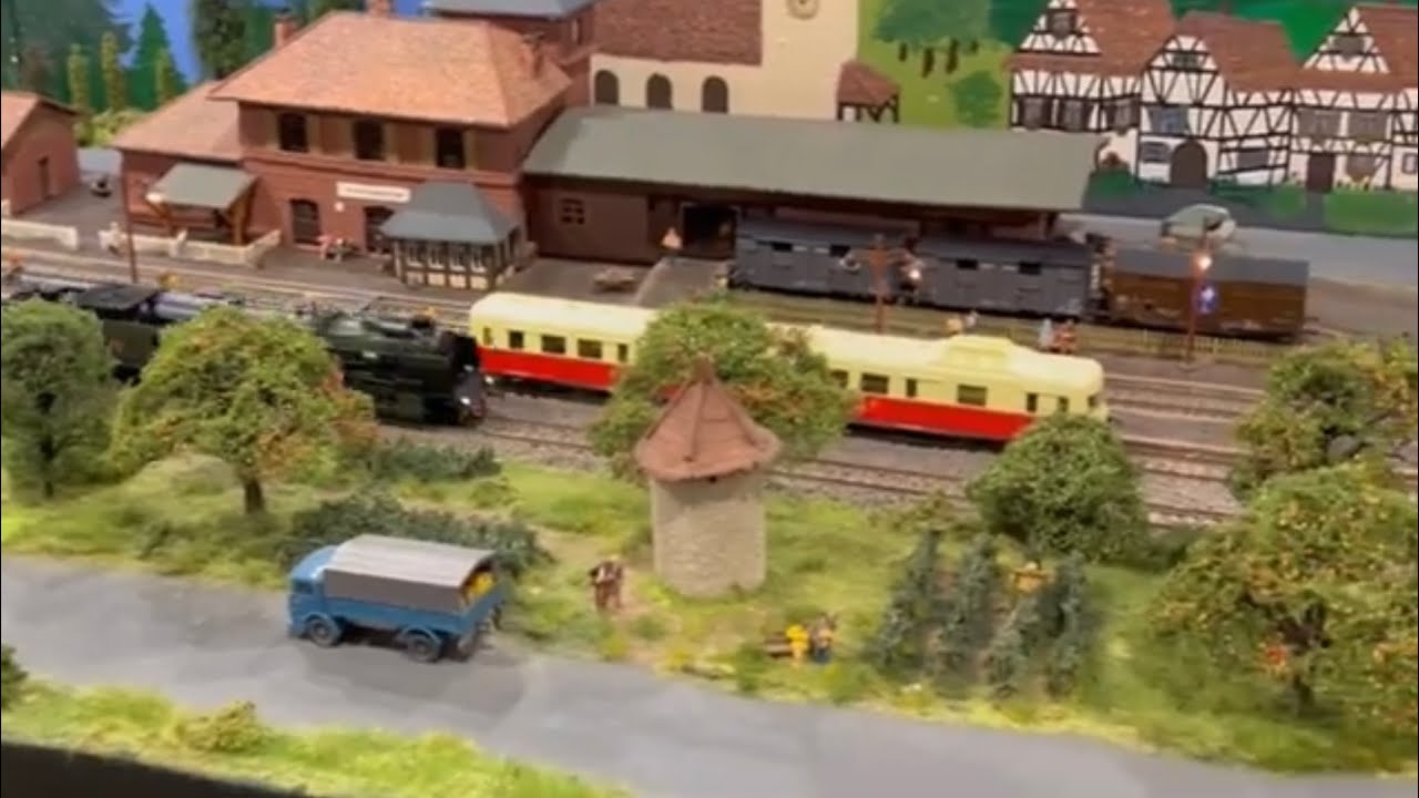 Modelleisenbahn - 18 min Züge, Züge, Züge z. Entspannen v. Anlagen - model railway with many trains