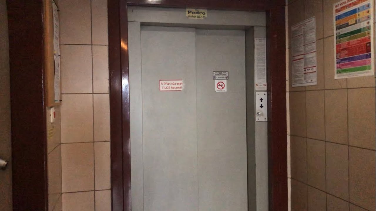 RARE! Original 1989 Ganz-Schindler elevator - @ Budapest, Lajos utca 53.-63. F staircase