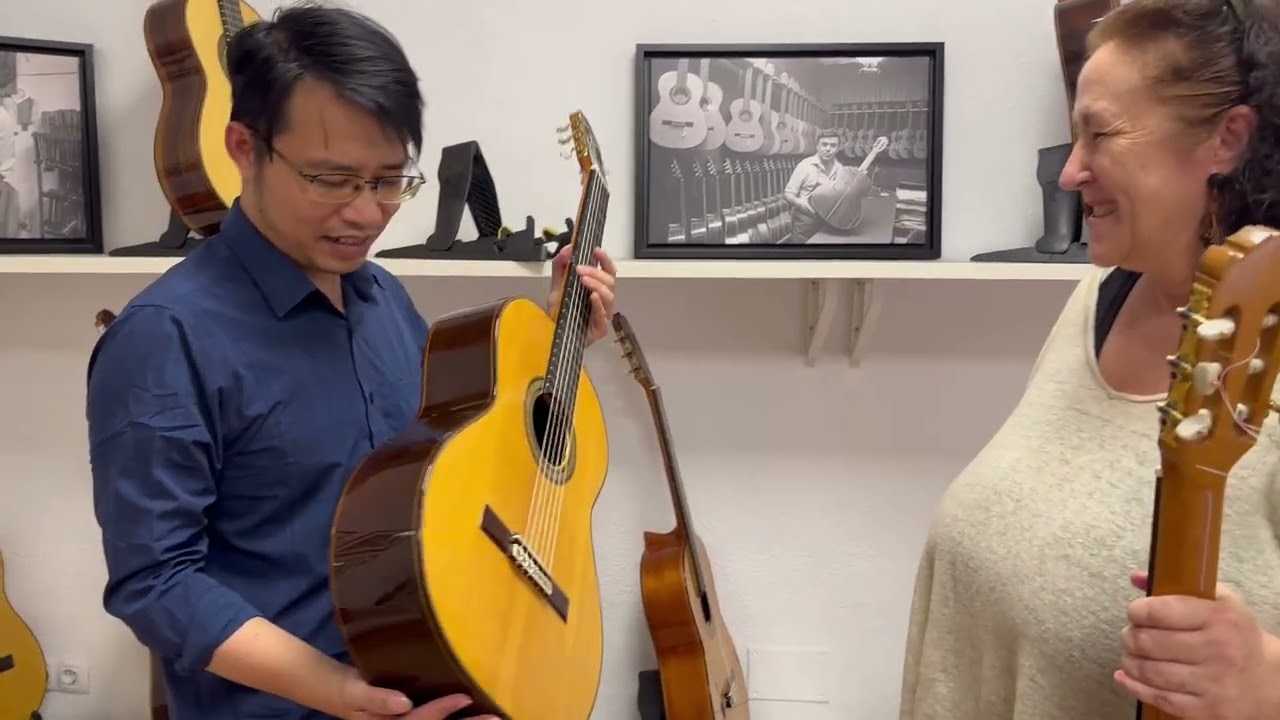 Thăm Show Room Guitar Contreras luthier tại Madrid