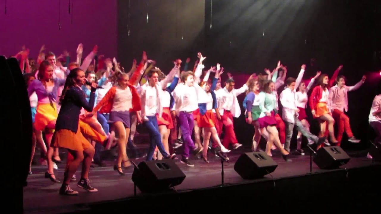 KW Glee - Shut Up and Dance (Walk the Moon)