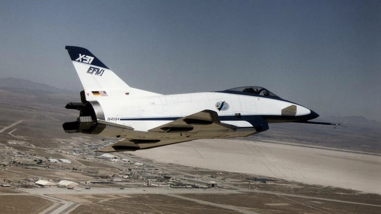 Historia X-31 - samolotu, ktory dominował nad F-18 i przegrał z kawałkiem lodu!
