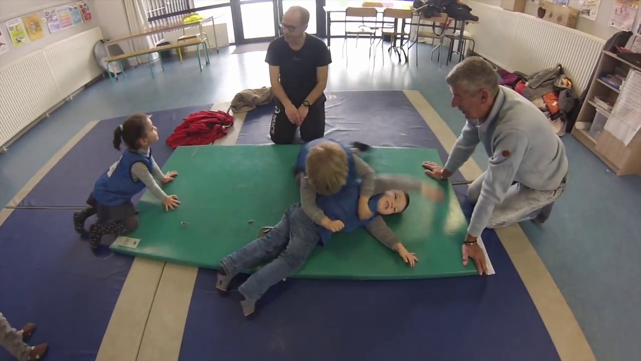 Rencontre EPS-USEP jeux de lutte maternelle mars 2017