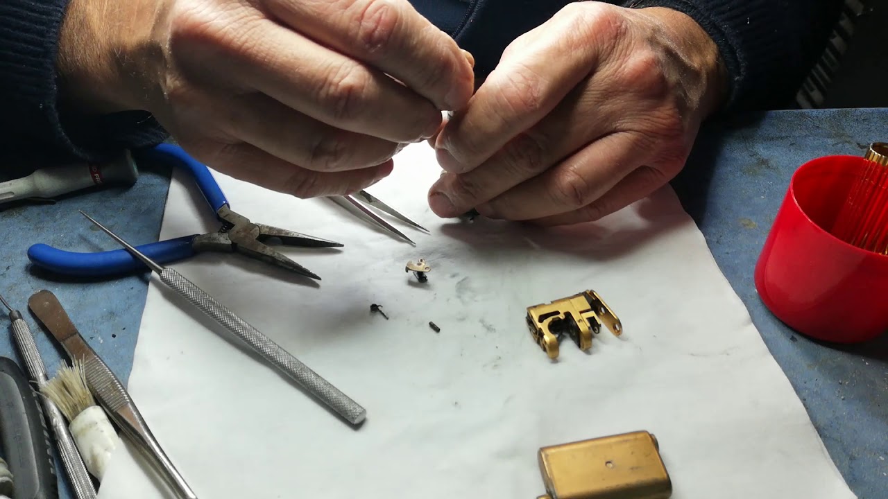 Cartier Accendino lighter Briquet encendedor Feuerzeug smontaggio montaggio meccanismo 1parte