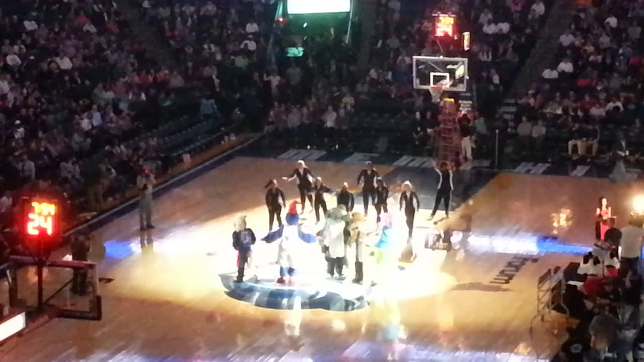 GRIZZ & THE MASCOTS DANCE OFF