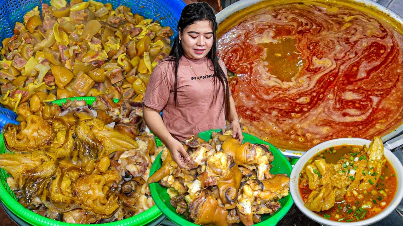 SURGANYA KIKIL MURAH, EMPUK & ANTI KOLESTROL! WARUNGNYA SAMPING MAKAM - Lontong Kikil Pasar Menganti