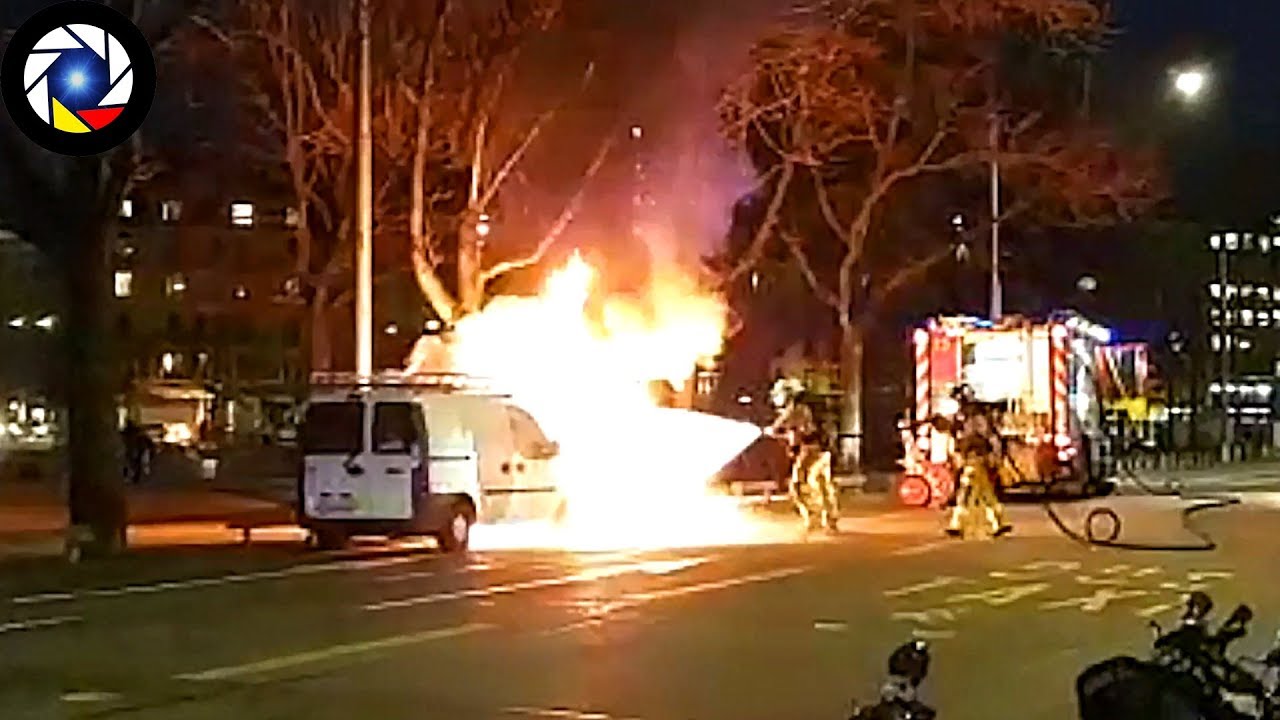 Voiture en Feu // Car on Fire - Geneva